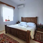 Alojamento de Acomodação e Pequeno-almoço Guri Gjirokastër