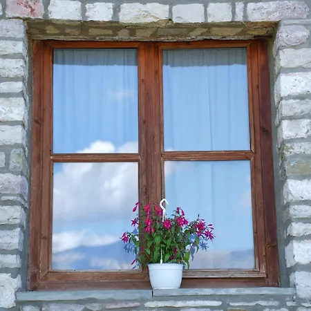 Bed & Breakfast Guri Gjirokaster