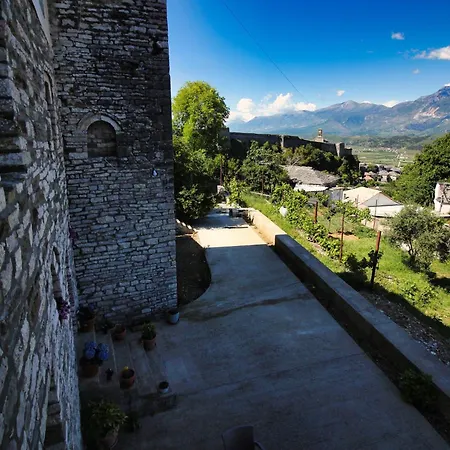 Bed & Breakfast Guri Gjirokaster