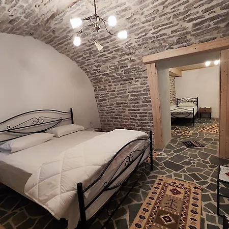 Bed & Breakfast Guri Gjirokaster