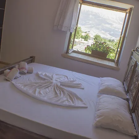 Bed & Breakfast Guri Gjirokastër