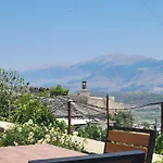 Guri 4*