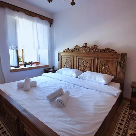 Bed & Breakfast Guri Gjirokastër