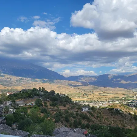 Bed & Breakfast Guri Gjirokastër