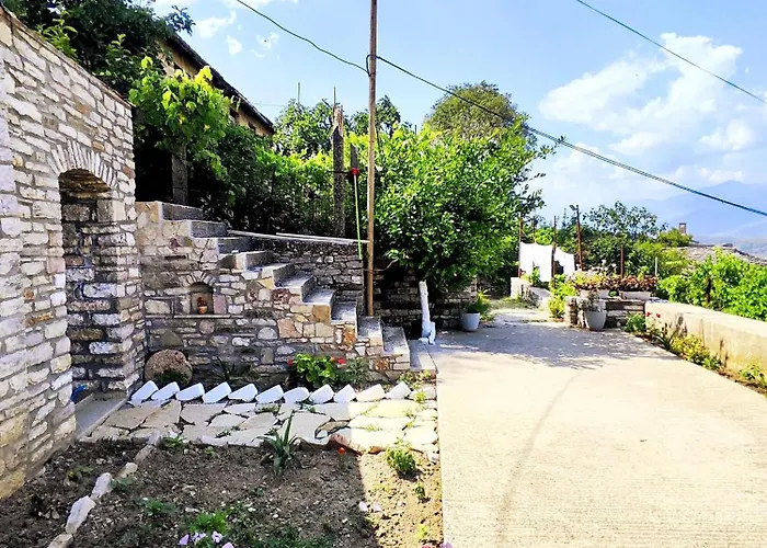 Guri Bed & Breakfast Gjirokaster